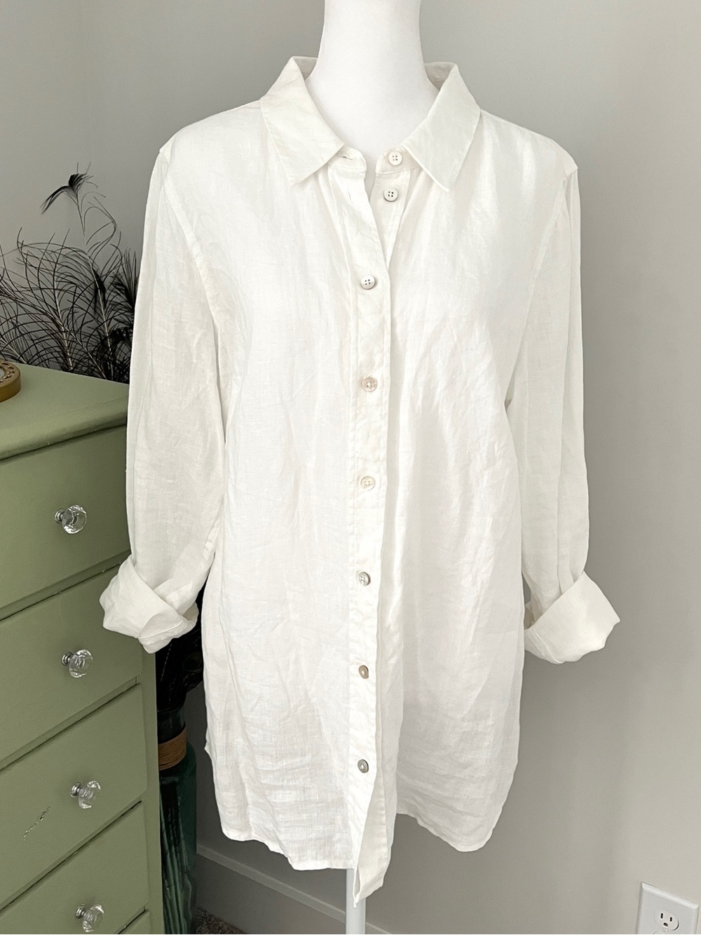 Soft Surroundings White Cotton Linen Button-Front Big Shirt (M) - Picture 2 of 11
